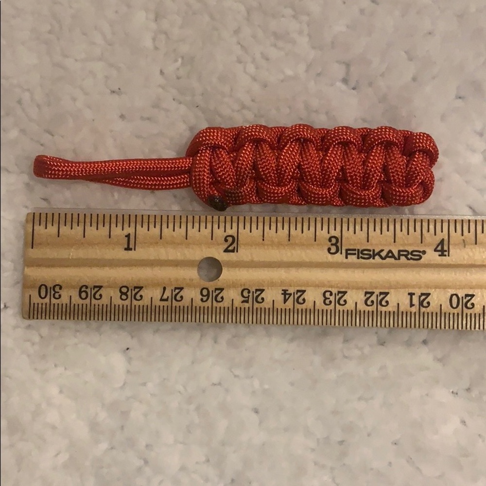 Red keychain - Picture 3 of 3